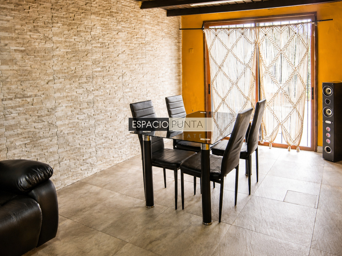 Casa ID.4751 - En venta casa de 4 dormitorios en Barrio 4 H en Maldonado, con barbacoa y piscina