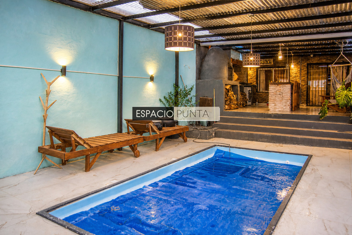 Casa ID.4751 - En venta casa de 4 dormitorios en Barrio 4 H en Maldonado, con barbacoa y piscina