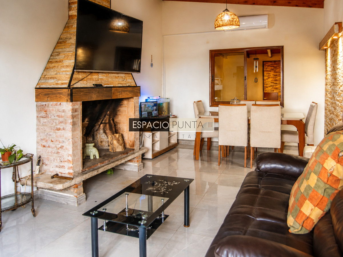 Casa ID.4751 - En venta casa de 4 dormitorios en Barrio 4 H en Maldonado, con barbacoa y piscina