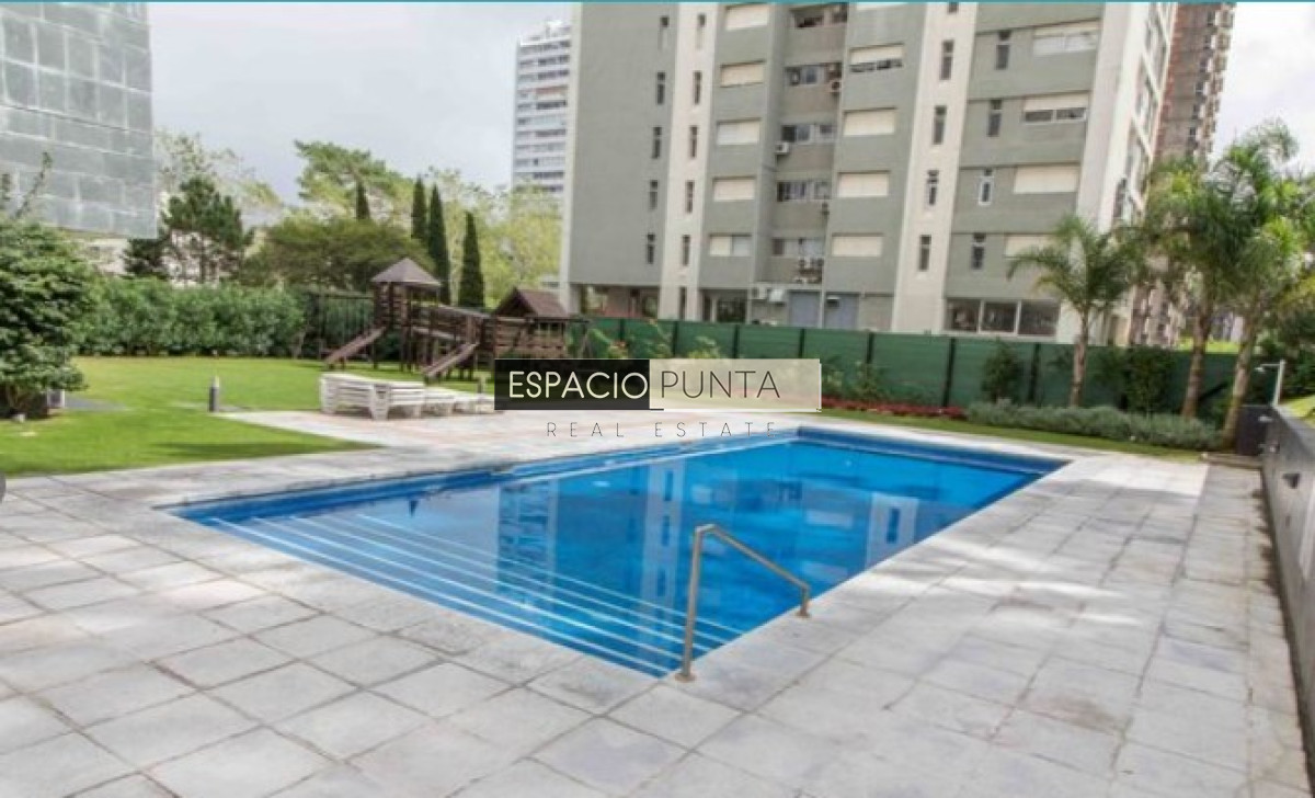Apartamento ID.3665 - Vende apto de 2 dormitorios con vista al mar en Punta del este