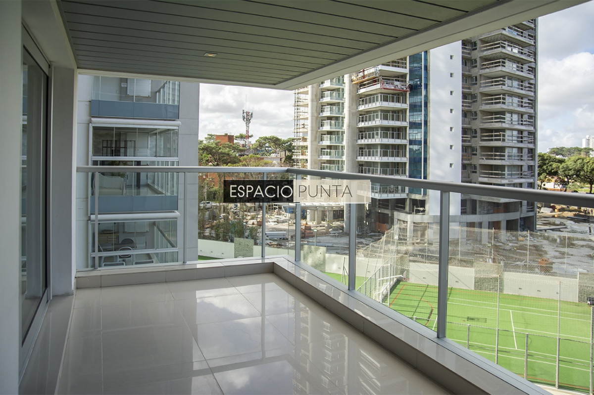 Apartamento ID.4113 -  Apartamento de 2 dormitorios en Miami Boulevard! Punta del Este