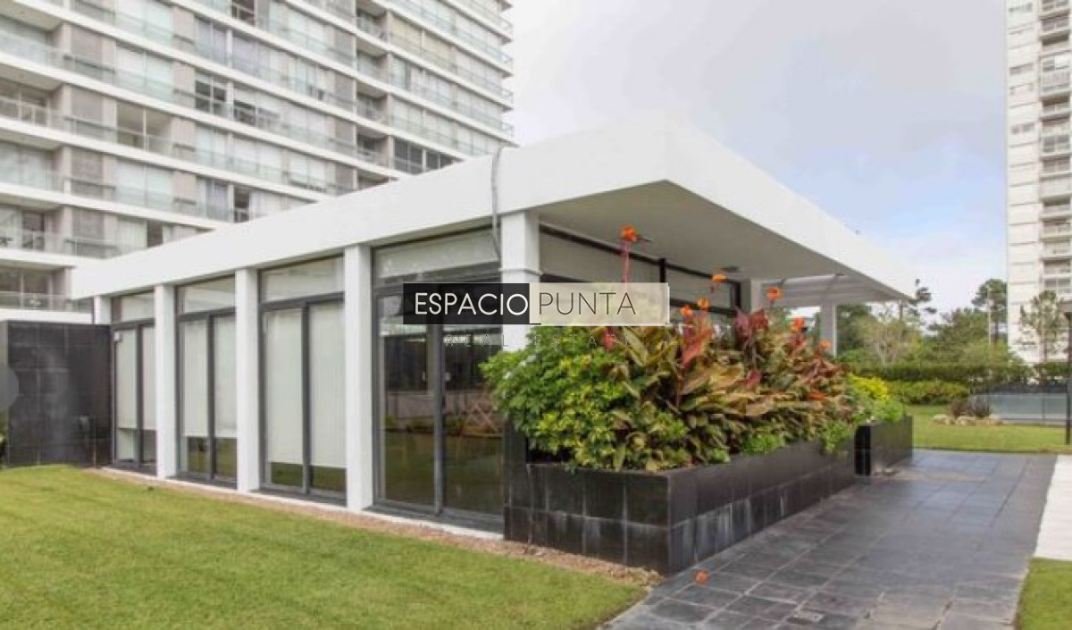Apartamento ID.3665 - Vende apto de 2 dormitorios con vista al mar en Punta del este