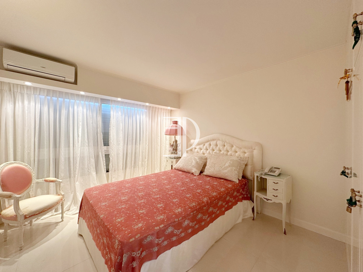 Apartamento ID.1012 - Departamento en venta, 3 dormitorios.     Playa Mansa