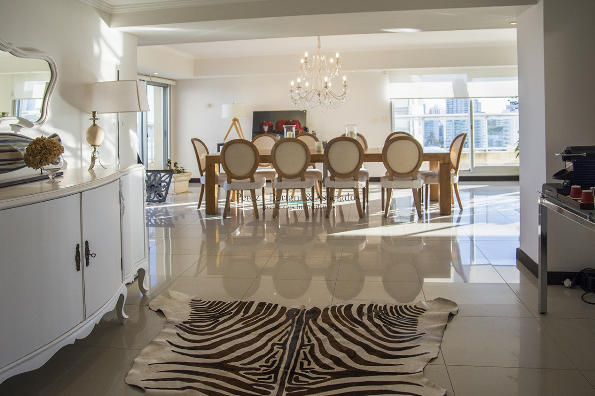 Apartamento ID.1176 - Apartamento de 3 dormitorios en Torre Lobos frente al Mar, Playa Brava