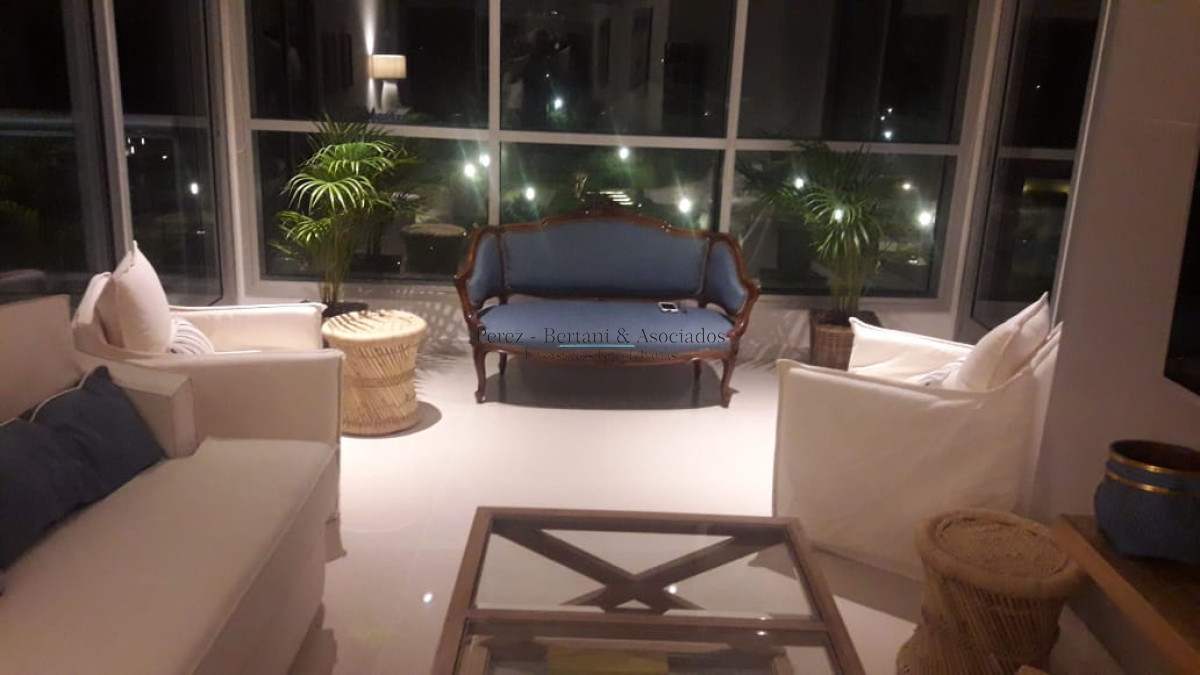 Apartamento ID.835 - Exclusivo departamento de 2 dormitorios con excelente vista.
