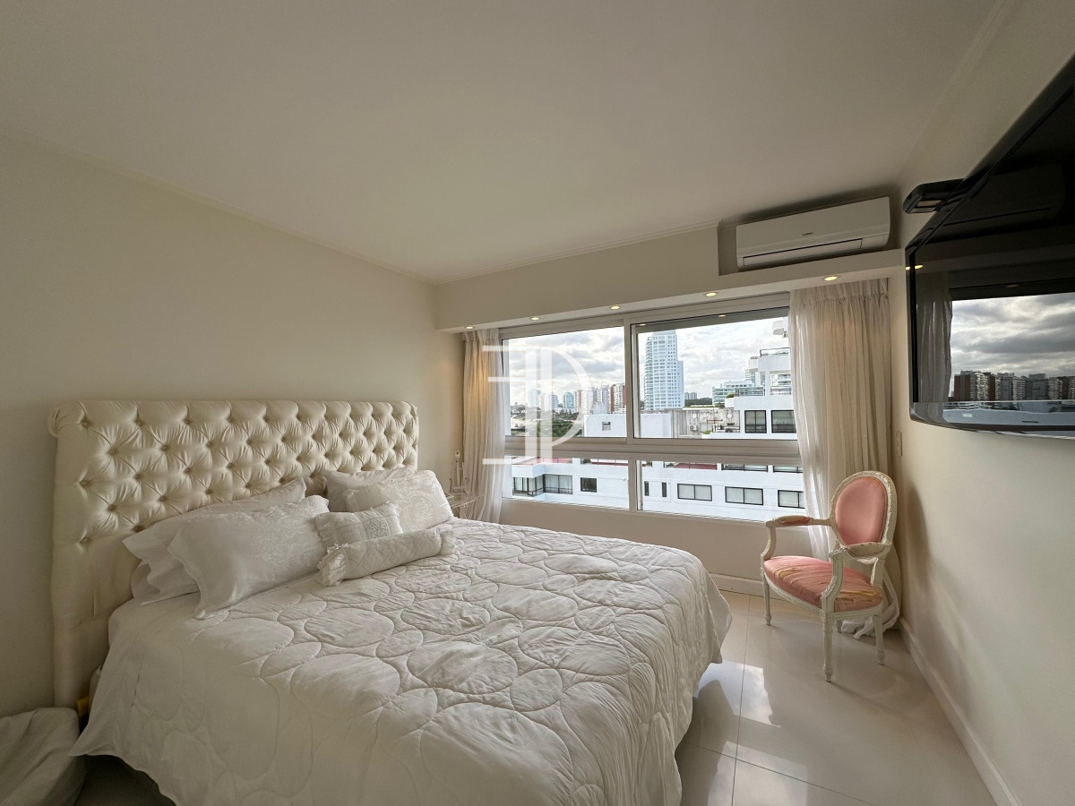 Apartamento ID.1012 - Departamento en venta, 3 dormitorios.     Playa Mansa