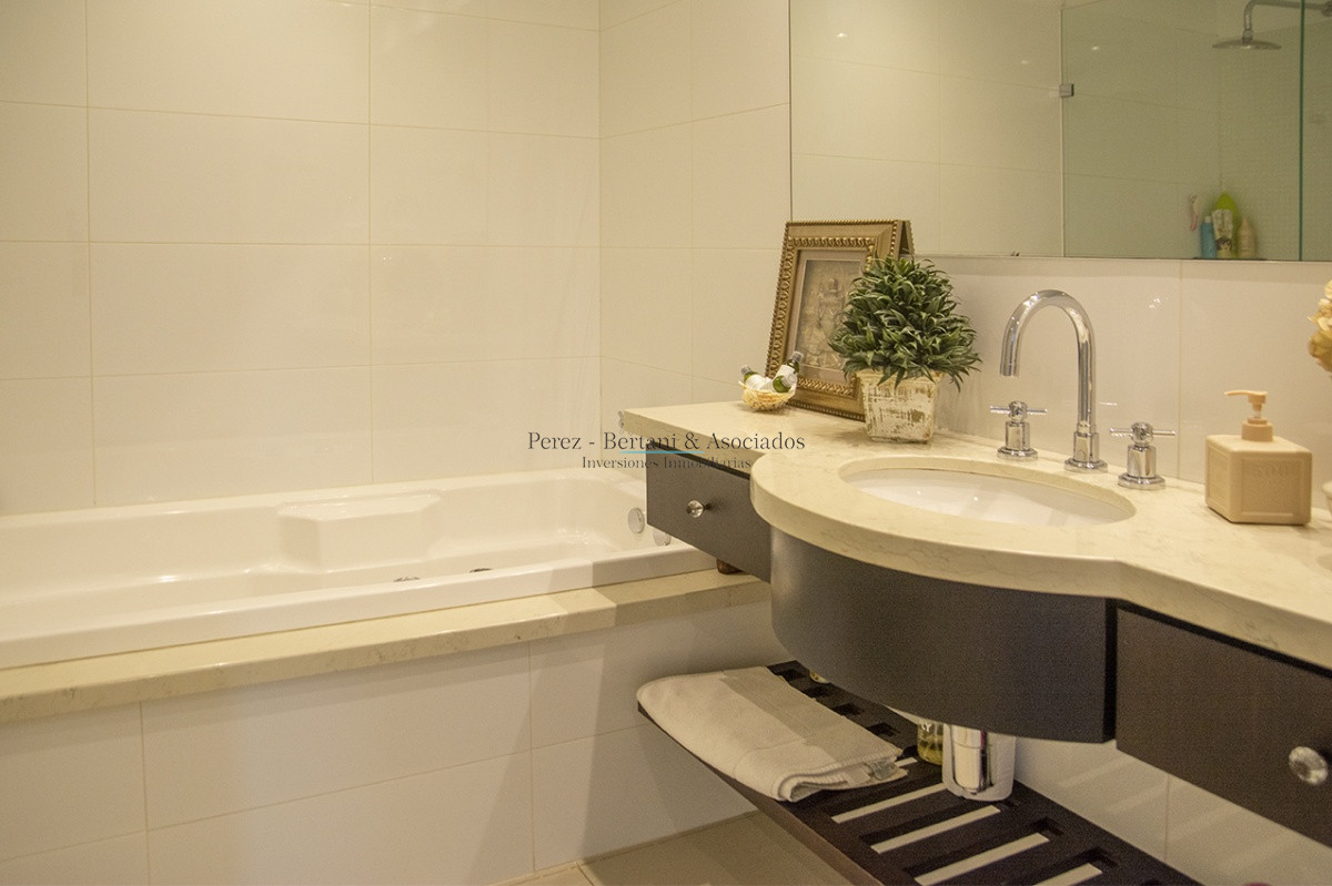 Apartamento ID.1176 - Apartamento de 3 dormitorios en Torre Lobos frente al Mar, Playa Brava