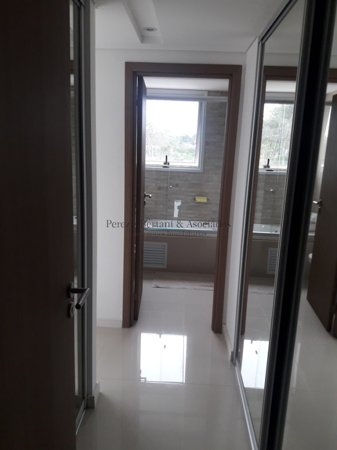 Apartamento ID.835 - Exclusivo departamento de 2 dormitorios con excelente vista.