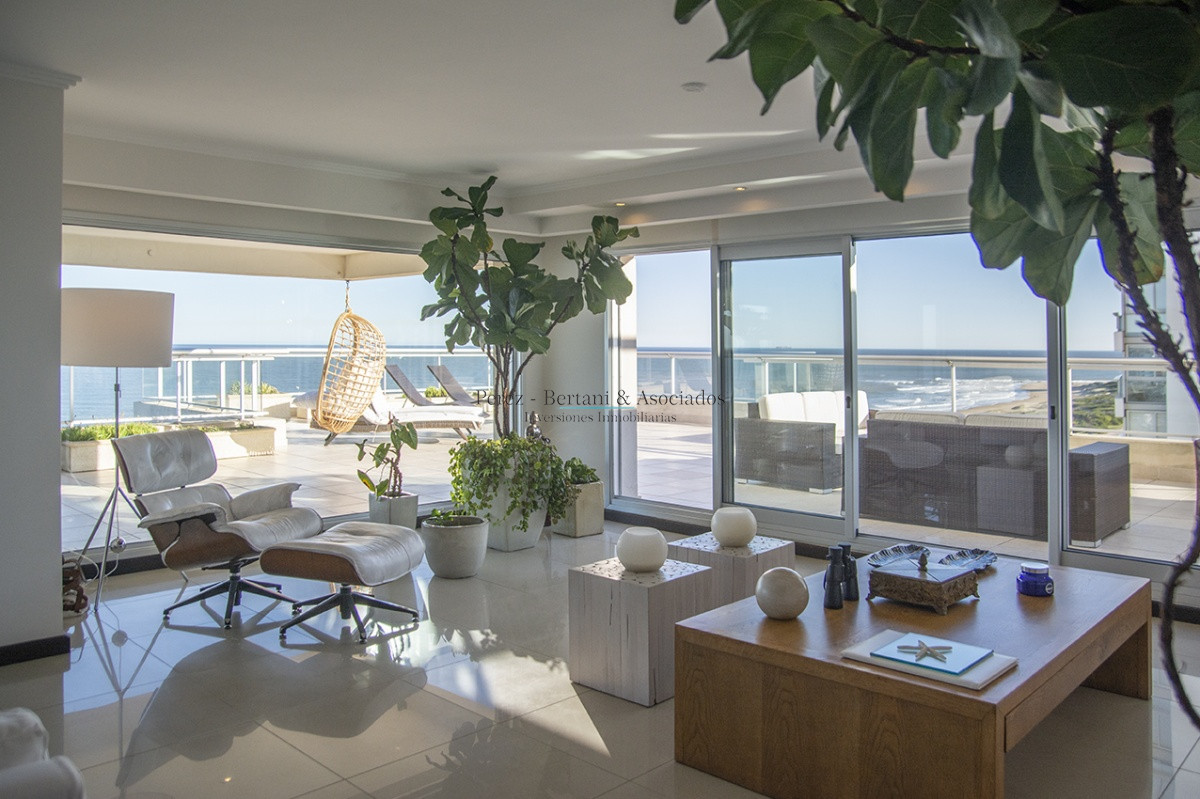 Apartamento ID.1176 - Apartamento de 3 dormitorios en Torre Lobos frente al Mar, Playa Brava