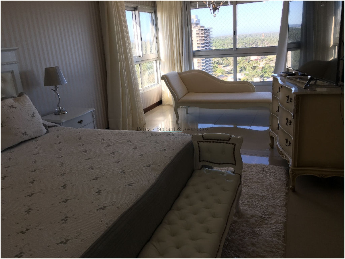 Apartamento ID.1174 - Espectacular Departamento en venta frente a Playa Brava, Torre Lobos