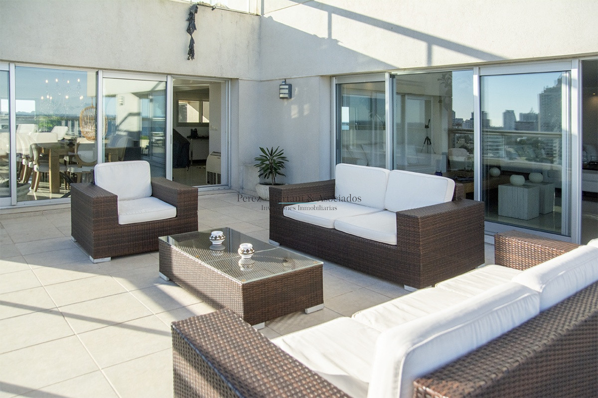 Apartamento ID.1176 - Apartamento de 3 dormitorios en Torre Lobos frente al Mar, Playa Brava