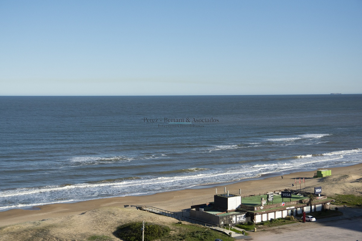 Apartamento ID.1176 - Apartamento de 3 dormitorios en Torre Lobos frente al Mar, Playa Brava