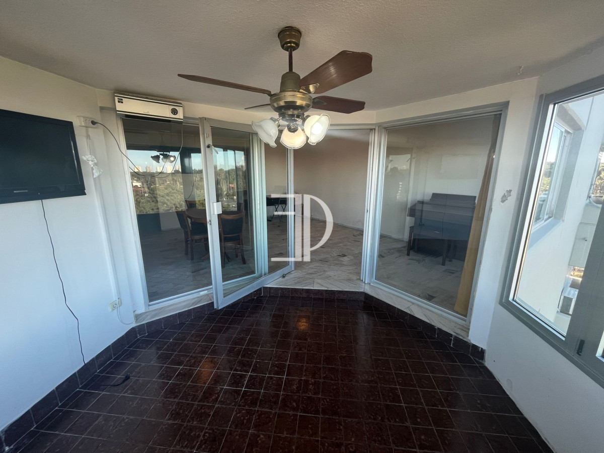 Apartamento ID.667 - Apartamento en Venta de 3 dormitorios en Av. Roosevelt , Punta del este 