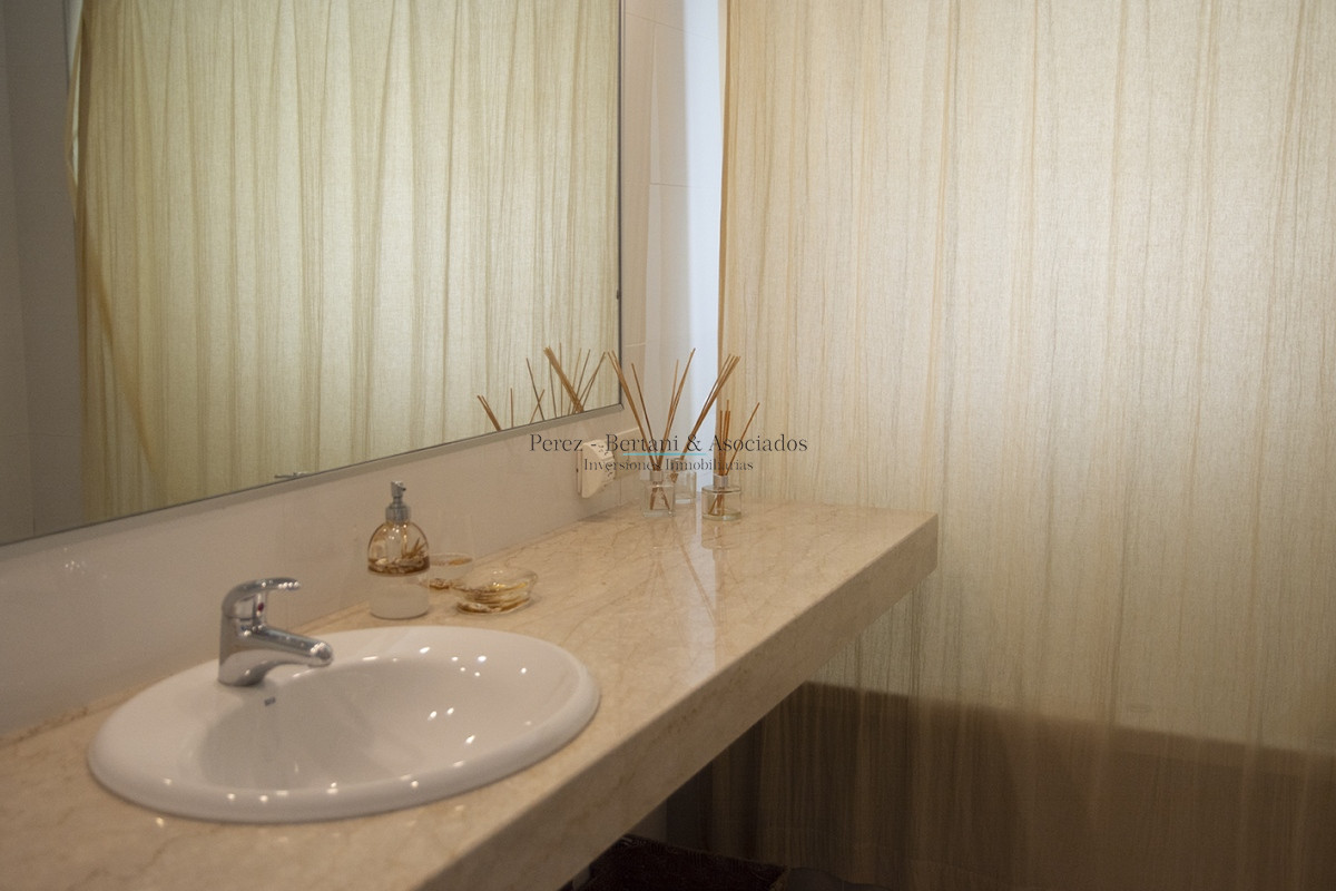 Apartamento ID.365 - Oportunidad!! Precio reducido!!! Espectacular penthouse frente al mar playa brava Punta Del Este.