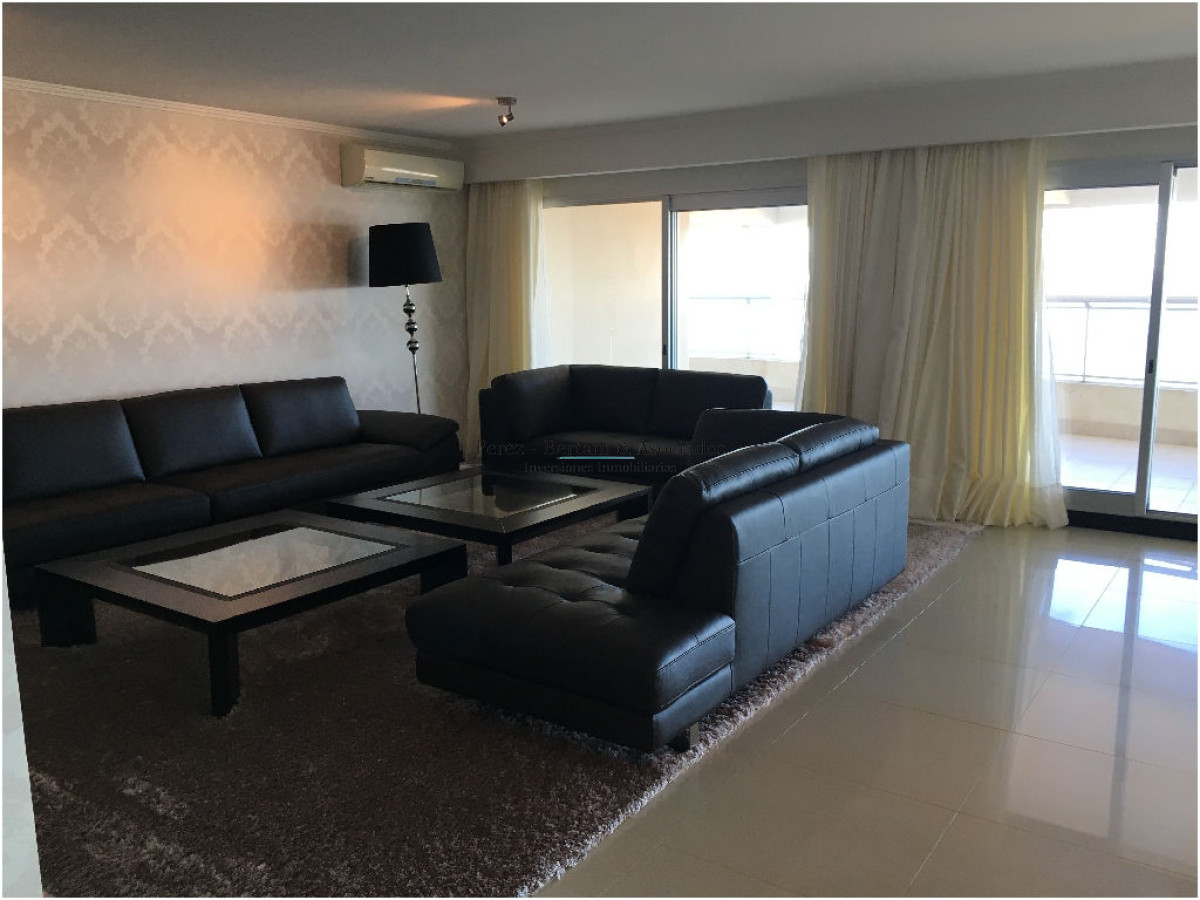 Apartamento ID.1174 - Espectacular Departamento en venta frente a Playa Brava, Torre Lobos