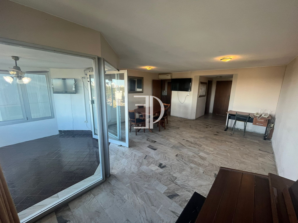 Apartamento ID.667 - Apartamento en Venta de 3 dormitorios en Av. Roosevelt , Punta del este 