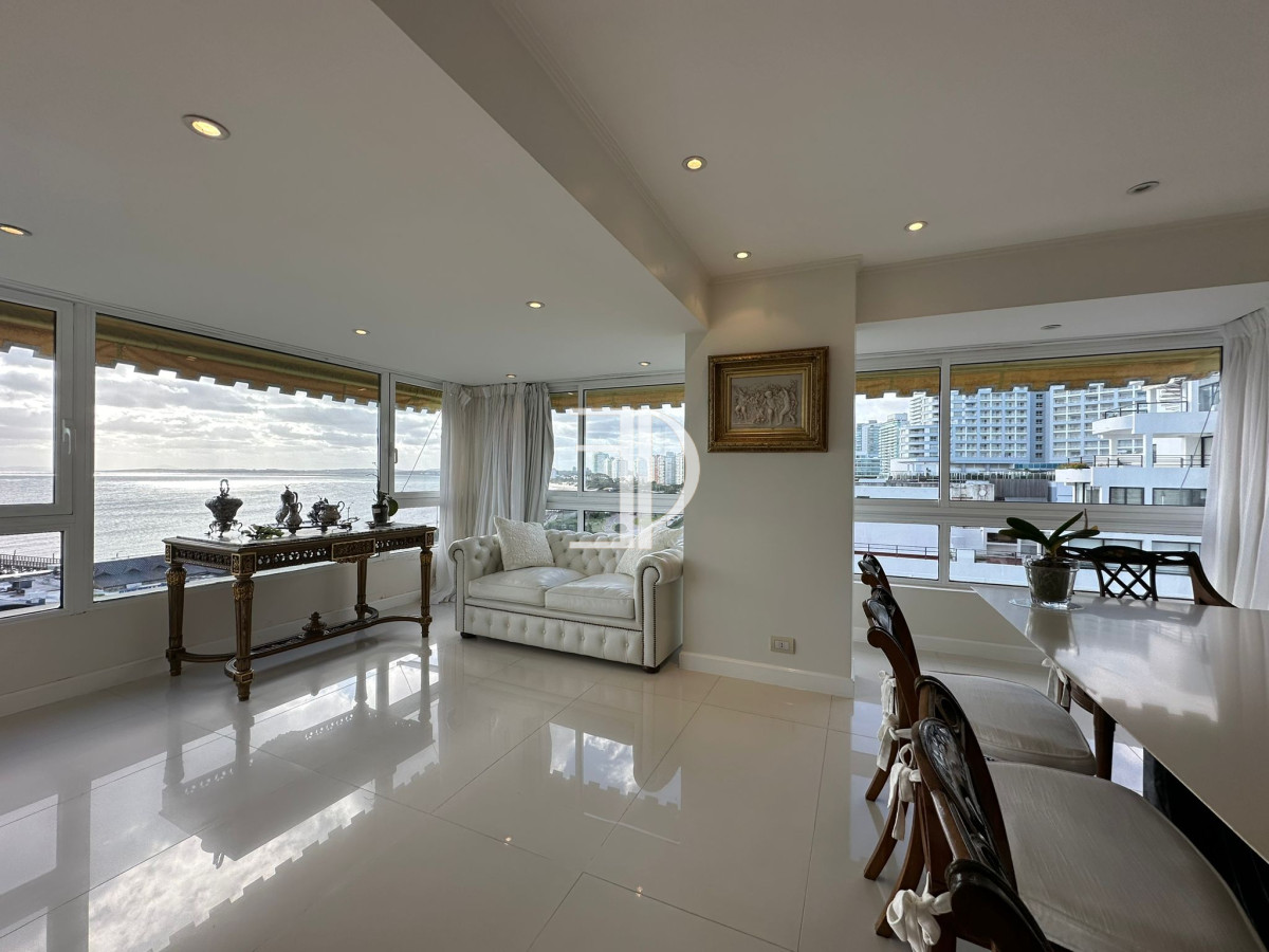 Apartamento ID.1012 - Departamento en venta, 3 dormitorios.     Playa Mansa