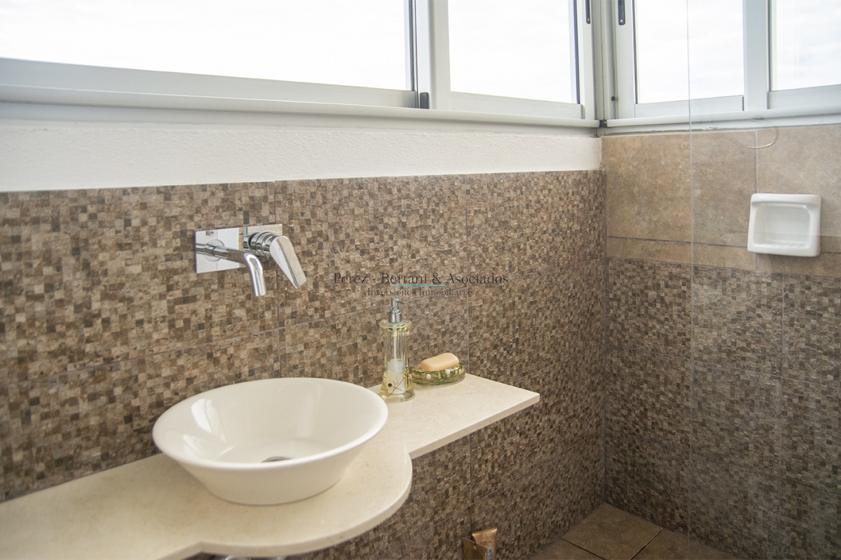 Apartamento ID.365 - Oportunidad!! Precio reducido!!! Espectacular penthouse frente al mar playa brava Punta Del Este.