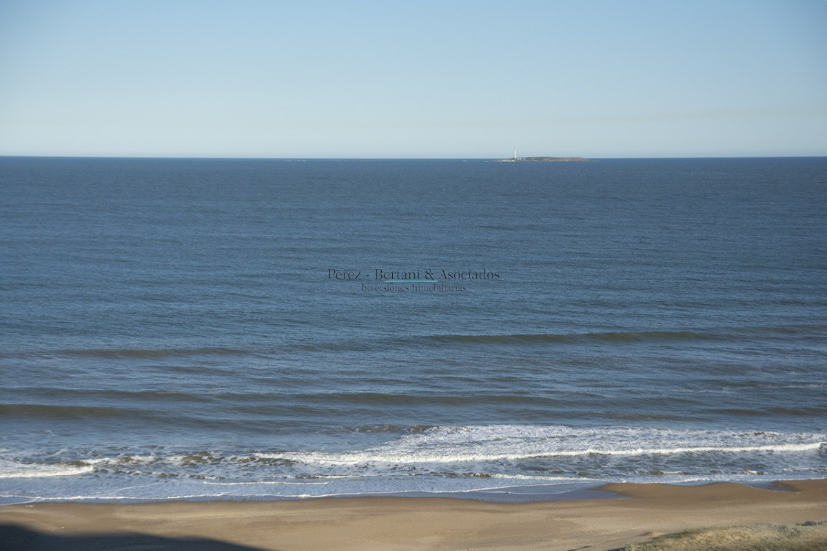 Apartamento ID.1176 - Apartamento de 3 dormitorios en Torre Lobos frente al Mar, Playa Brava
