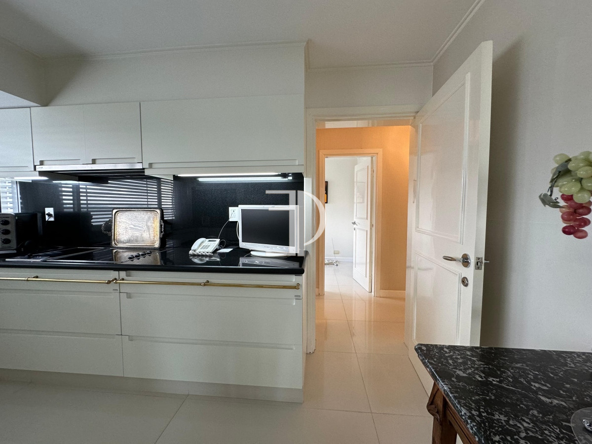 Apartamento ID.1012 - Departamento en venta, 3 dormitorios.     Playa Mansa