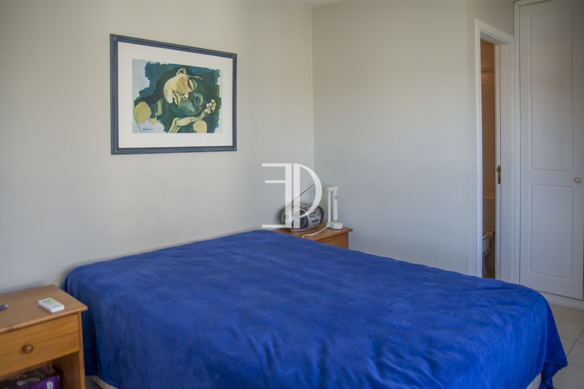 Apartamento ID.666 - En venta apartamento de 3 dormitorios con muy buena vista a la bahía, Punta del Este.