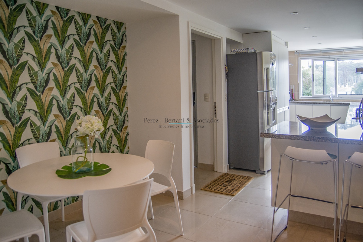 Apartamento ID.365 - Oportunidad!! Precio reducido!!! Espectacular penthouse frente al mar playa brava Punta Del Este.