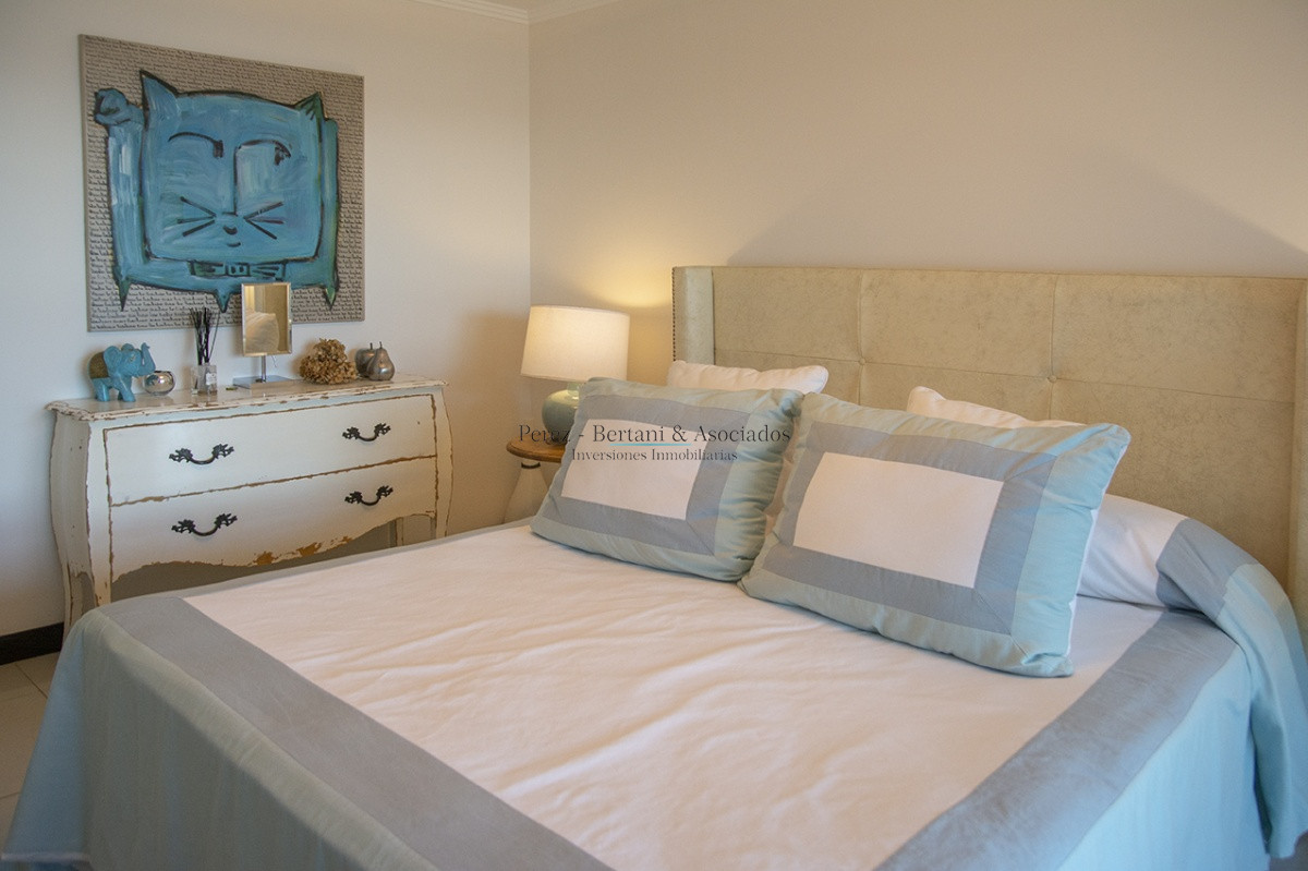 Apartamento ID.1176 - Apartamento de 3 dormitorios en Torre Lobos frente al Mar, Playa Brava