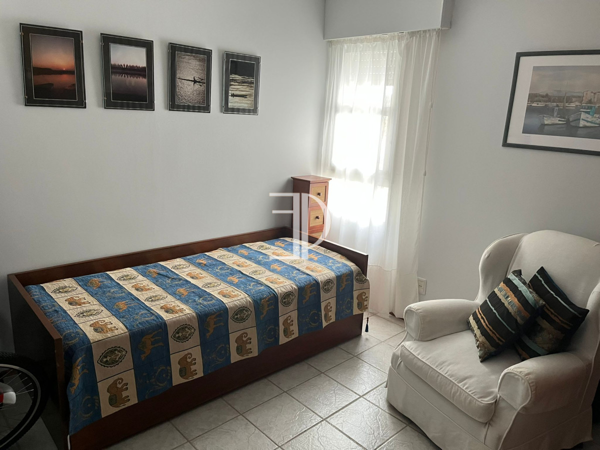 Apartamento ID.491 - Apartamento de 2 dormitorios con vista frente al mar en edificio Samambai, Playa Mansa , Punta del ese 