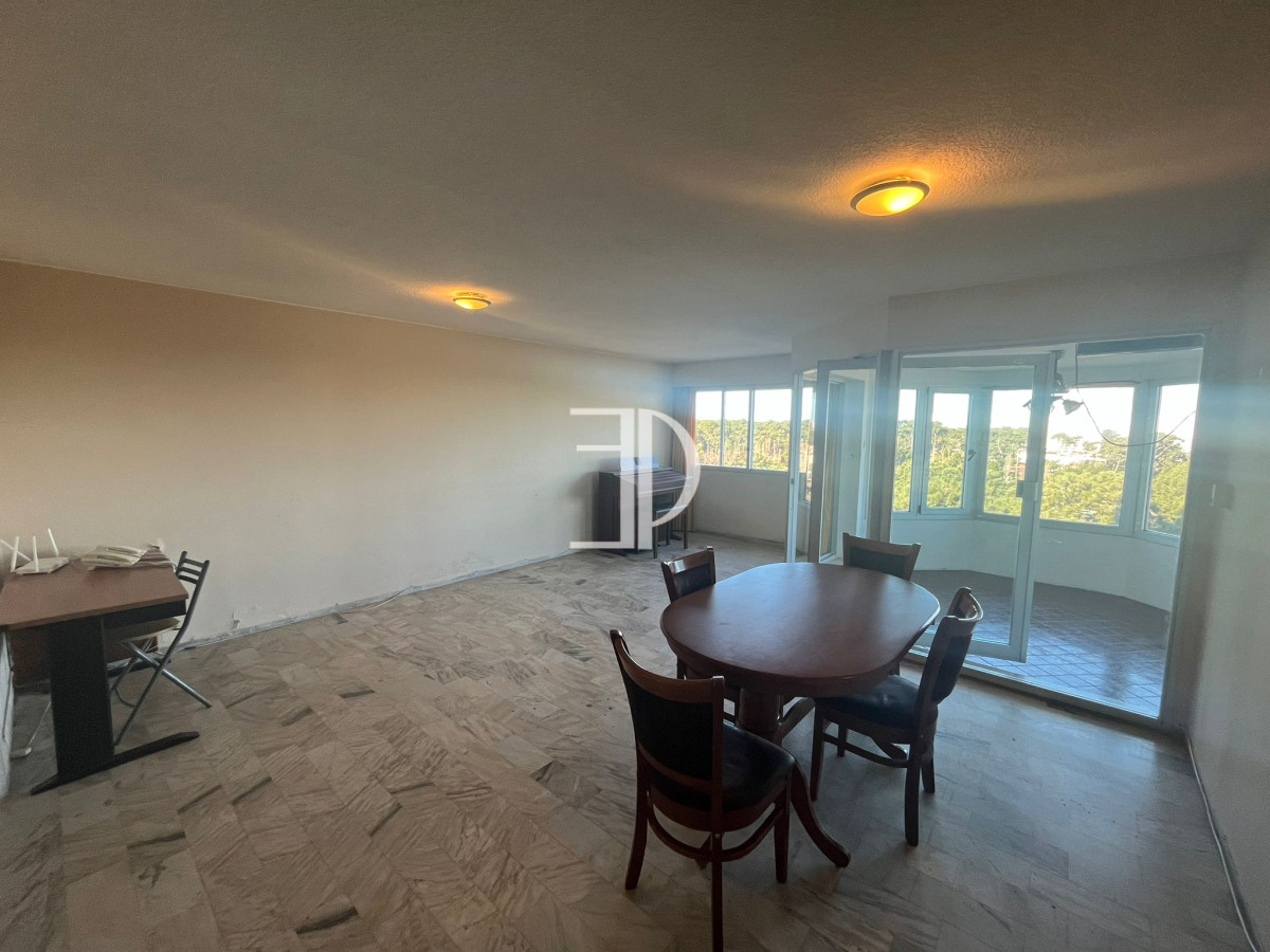 Apartamento ID.667 - Apartamento en Venta de 3 dormitorios en Av. Roosevelt , Punta del este 