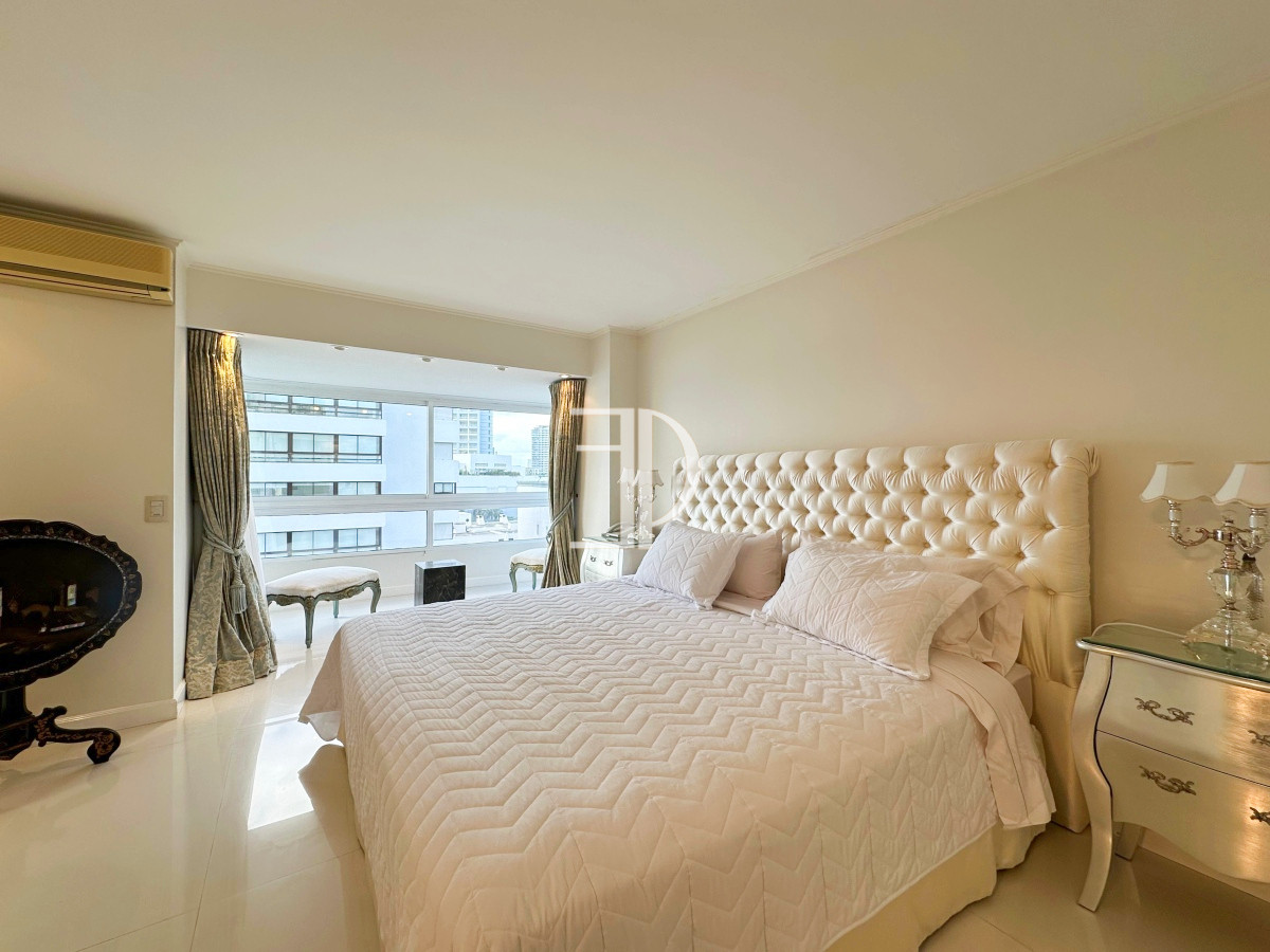 Apartamento ID.1012 - Departamento en venta, 3 dormitorios.     Playa Mansa