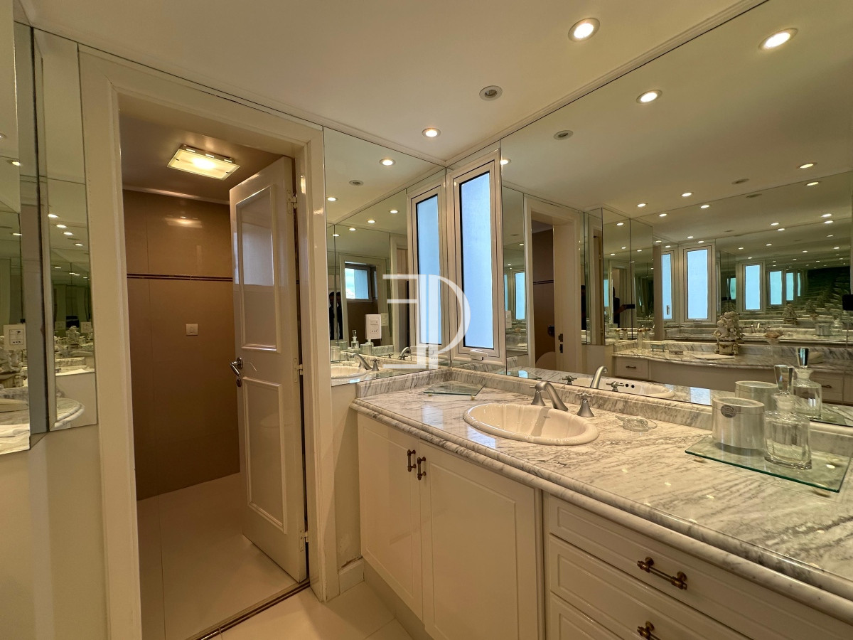 Apartamento ID.1012 - Departamento en venta, 3 dormitorios.     Playa Mansa