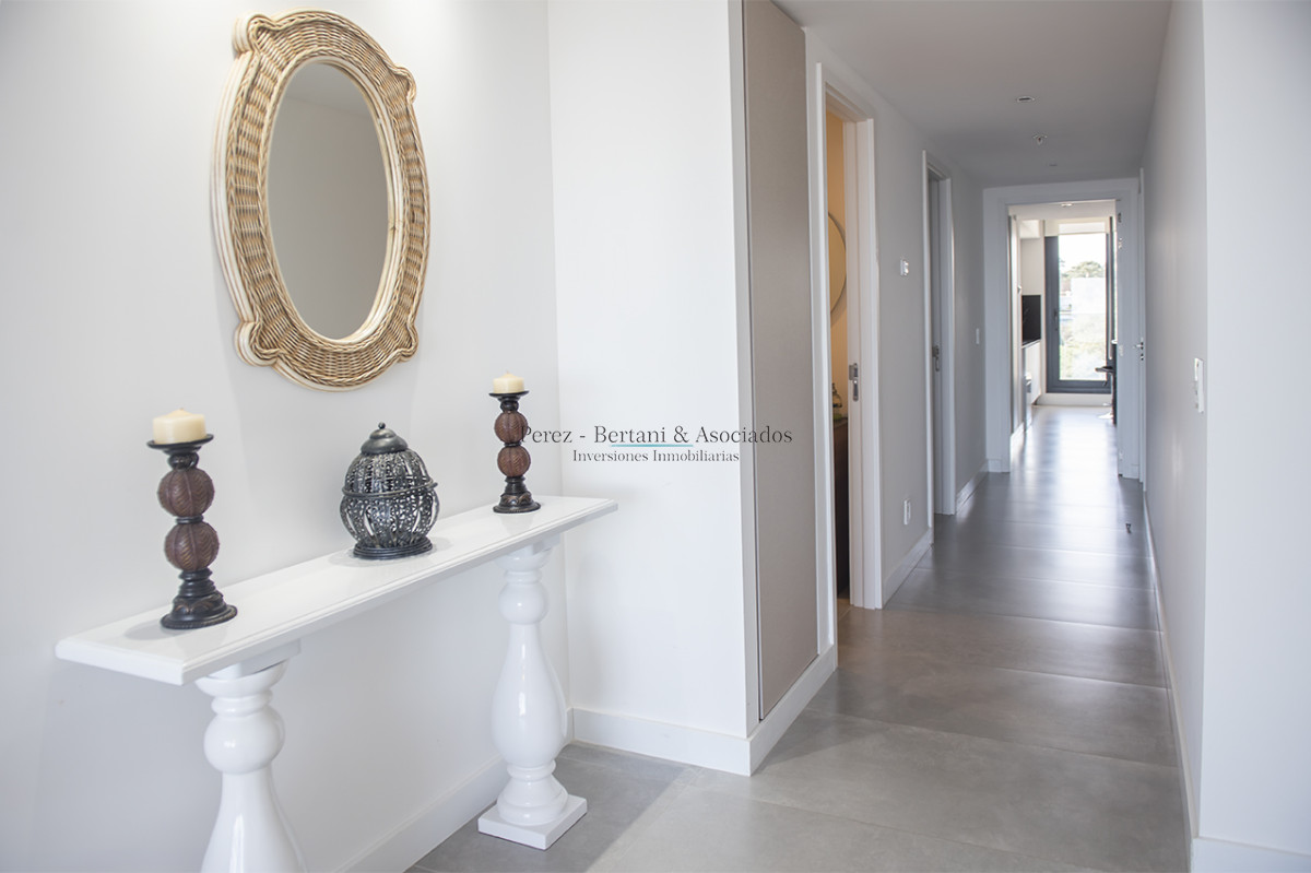 Apartamento ID.990 - Gran oportunidad, departamento frente al mar con vista a la bahia en venta. Torre Venetian.