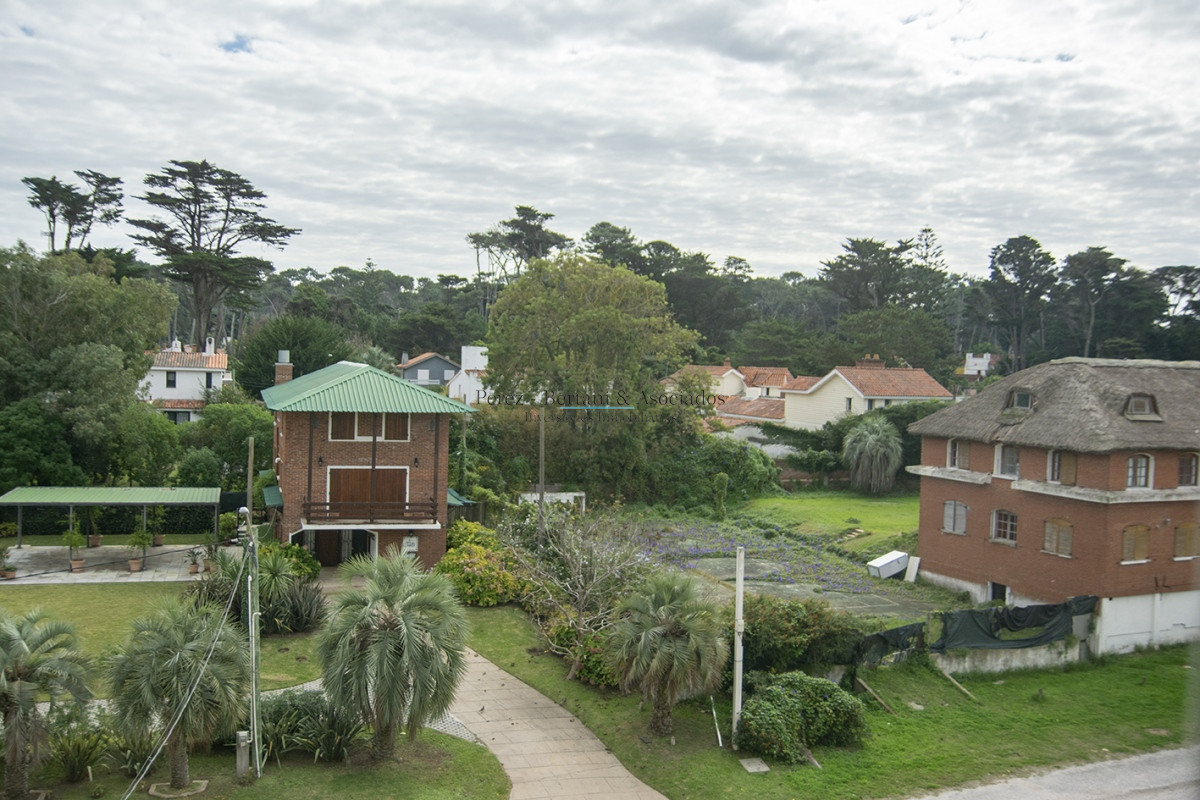 Apartamento ID.365 - Oportunidad!! Precio reducido!!! Espectacular penthouse frente al mar playa brava Punta Del Este.