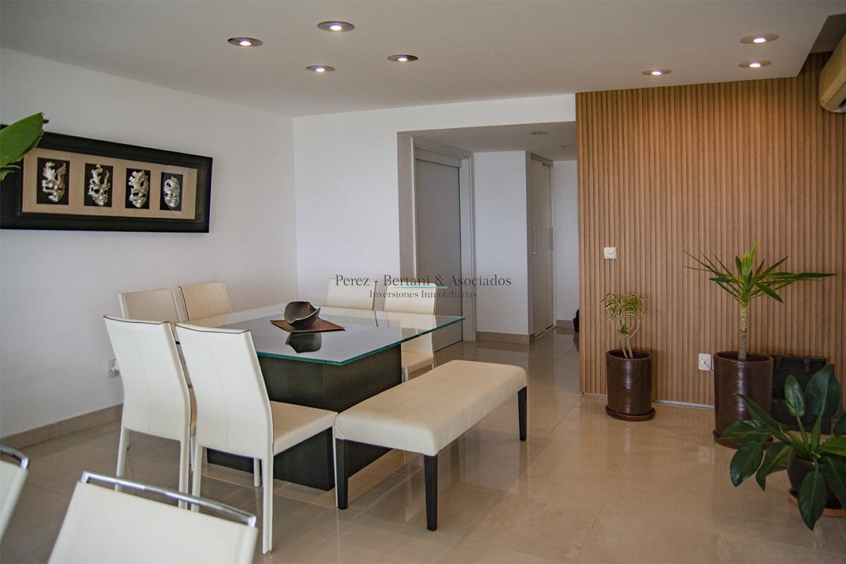 Apartamento ID.365 - Oportunidad!! Precio reducido!!! Espectacular penthouse frente al mar playa brava Punta Del Este.