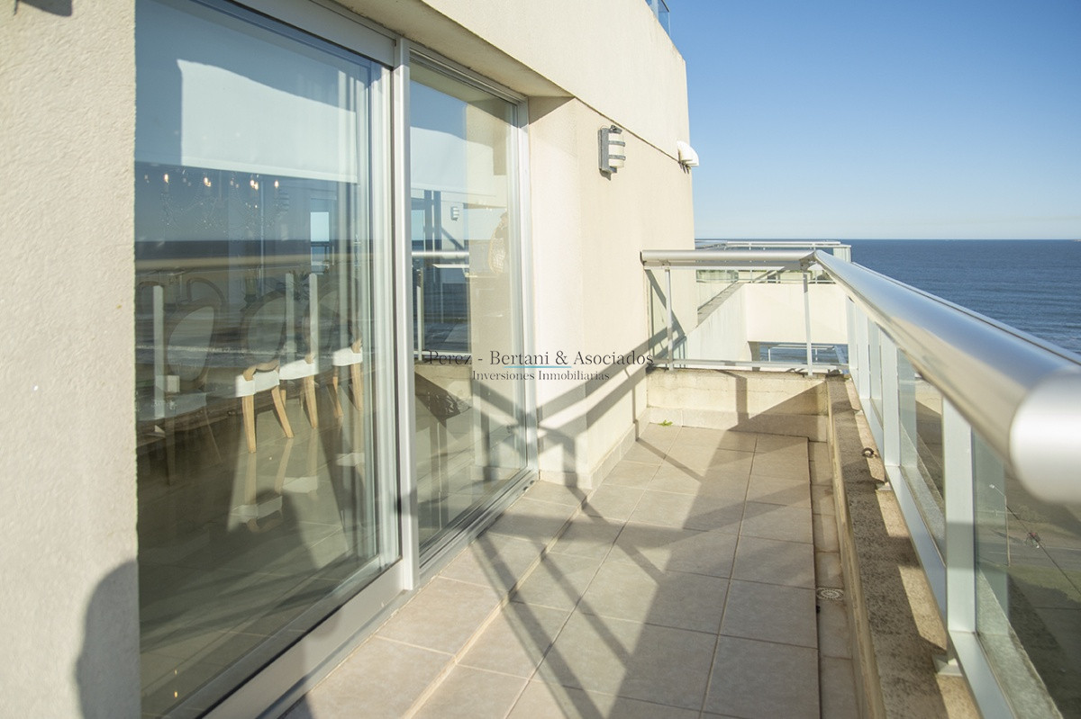Apartamento ID.1176 - Apartamento de 3 dormitorios en Torre Lobos frente al Mar, Playa Brava