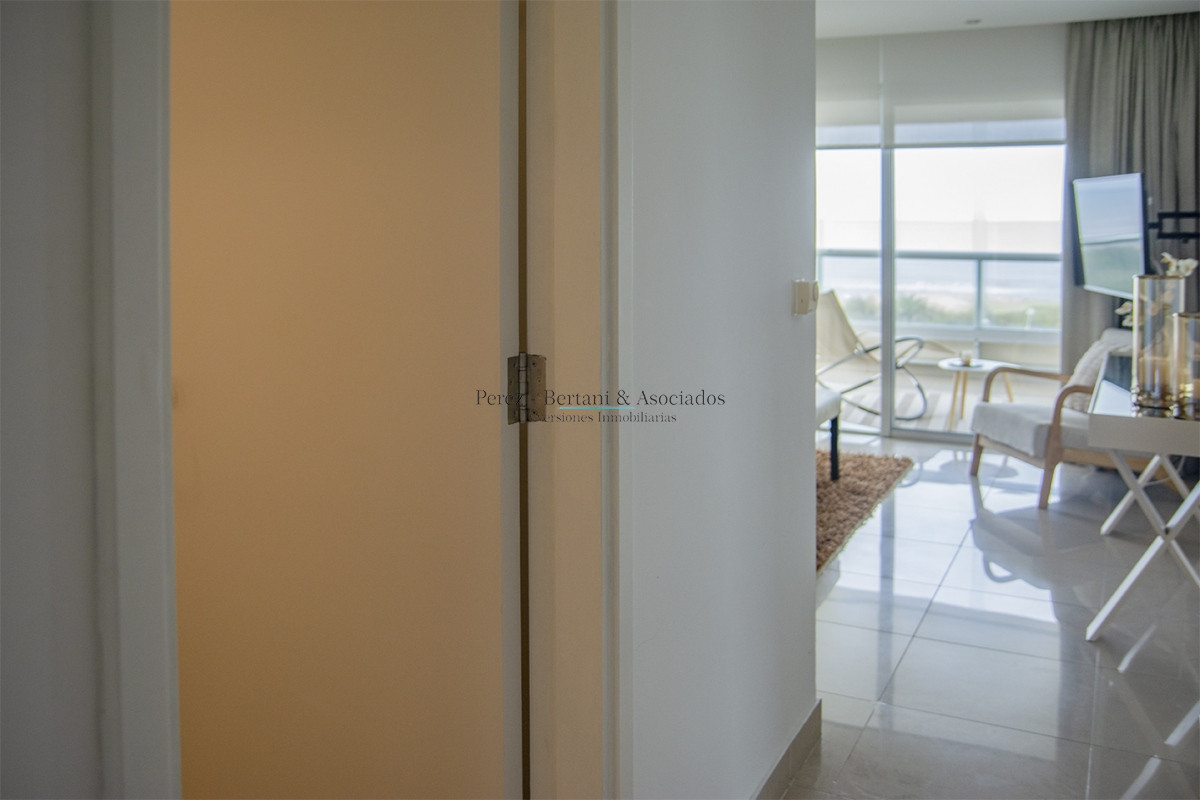 Apartamento ID.365 - Oportunidad!! Precio reducido!!! Espectacular penthouse frente al mar playa brava Punta Del Este.