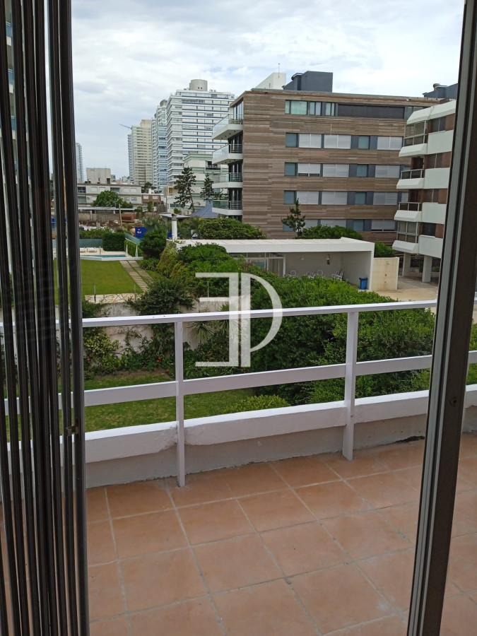 Apartamento ID.285 - Apartamento en venta de 2 dormitorios en Punta Del Este 