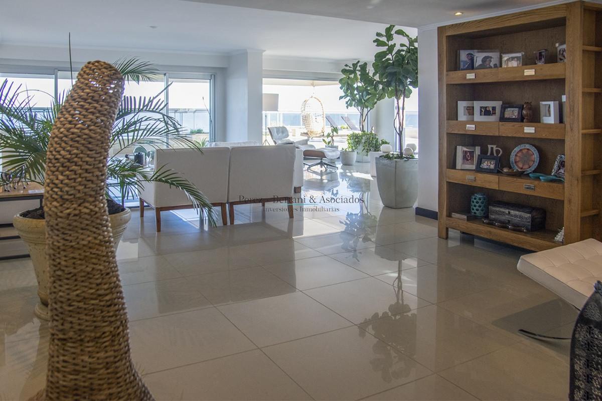 Apartamento ID.1176 - Apartamento de 3 dormitorios en Torre Lobos frente al Mar, Playa Brava
