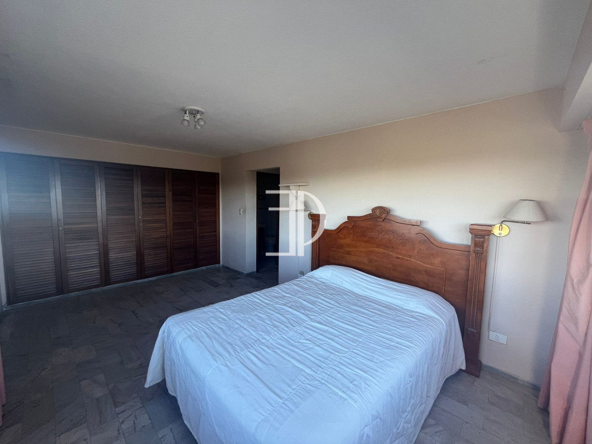 Apartamento ID.667 - Apartamento en Venta de 3 dormitorios en Av. Roosevelt , Punta del este 