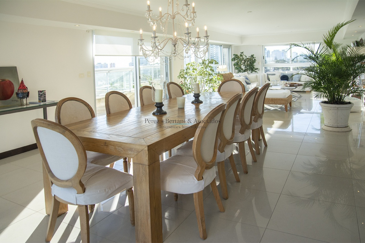Apartamento ID.1176 - Apartamento de 3 dormitorios en Torre Lobos frente al Mar, Playa Brava