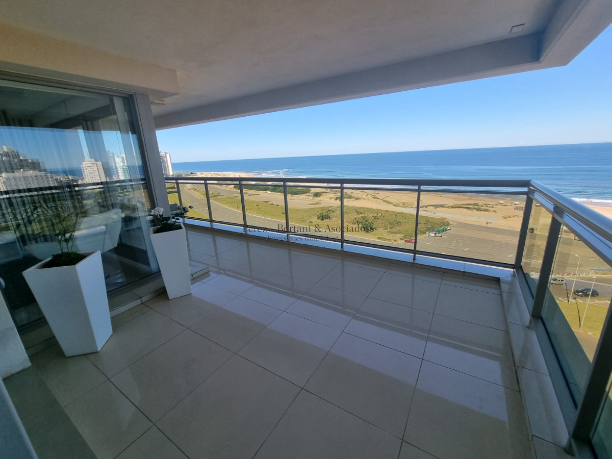 Apartamento ID.1119 - Espectacular departamento frente al mar, en Torre Imperiale.