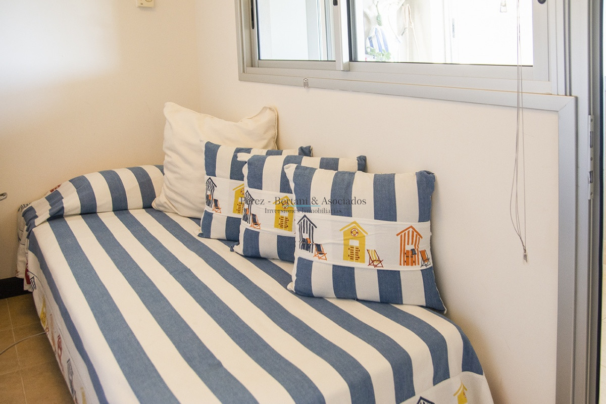 Apartamento ID.1176 - Apartamento de 3 dormitorios en Torre Lobos frente al Mar, Playa Brava