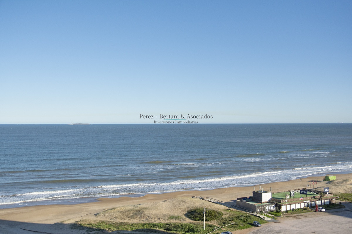 Apartamento ID.1176 - Apartamento de 3 dormitorios en Torre Lobos frente al Mar, Playa Brava