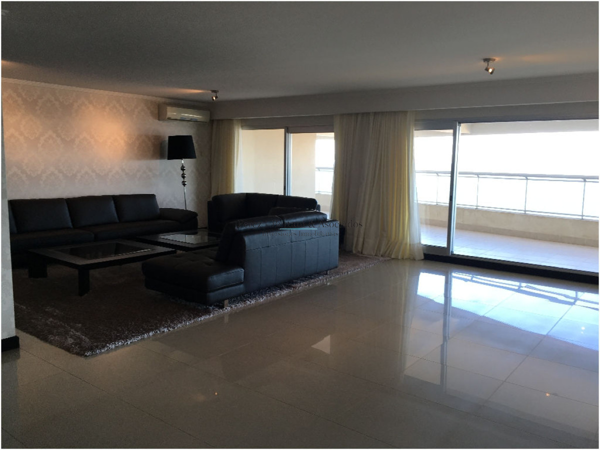 Apartamento ID.1174 - Espectacular Departamento en venta frente a Playa Brava, Torre Lobos