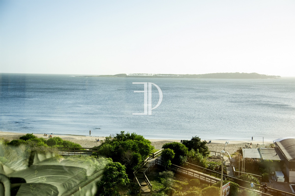 Apartamento ID.1012 - Departamento en venta, 3 dormitorios.     Playa Mansa