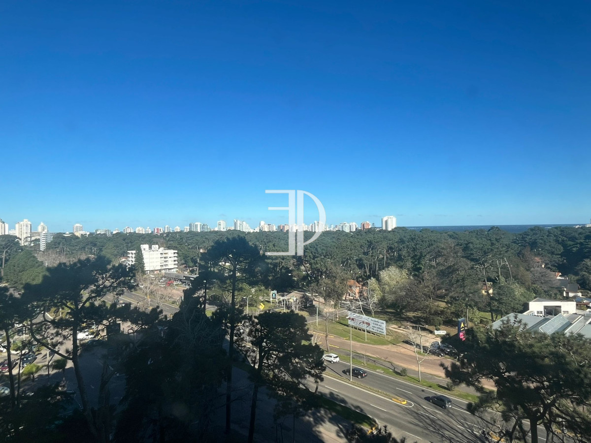 Apartamento ID.667 - Apartamento en Venta de 3 dormitorios en Av. Roosevelt , Punta del este 