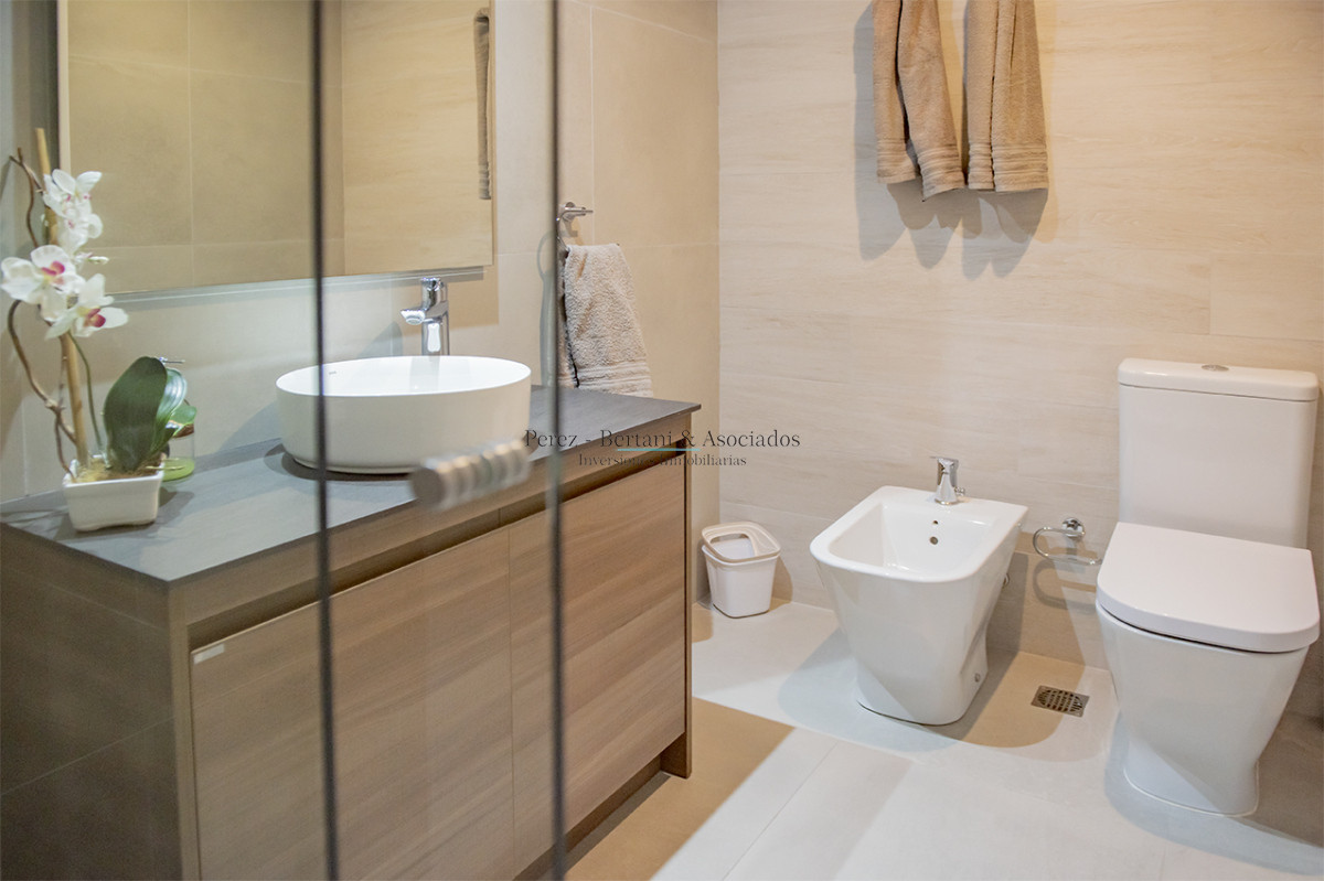 Apartamento ID.990 - Gran oportunidad, departamento frente al mar con vista a la bahia en venta. Torre Venetian.