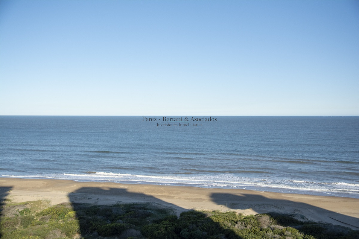 Apartamento ID.1176 - Apartamento de 3 dormitorios en Torre Lobos frente al Mar, Playa Brava