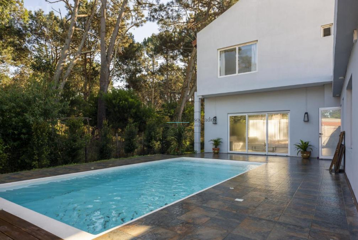 Casa ID.712 - Casa de 3 dormitorios en venta en Pinares. 