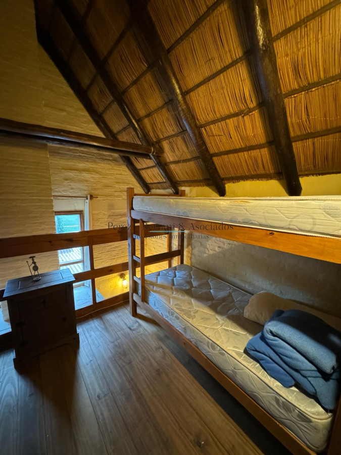 Casa ID.713 - Vende casa de 3 dormitorios en Pinares, Punta del Este 